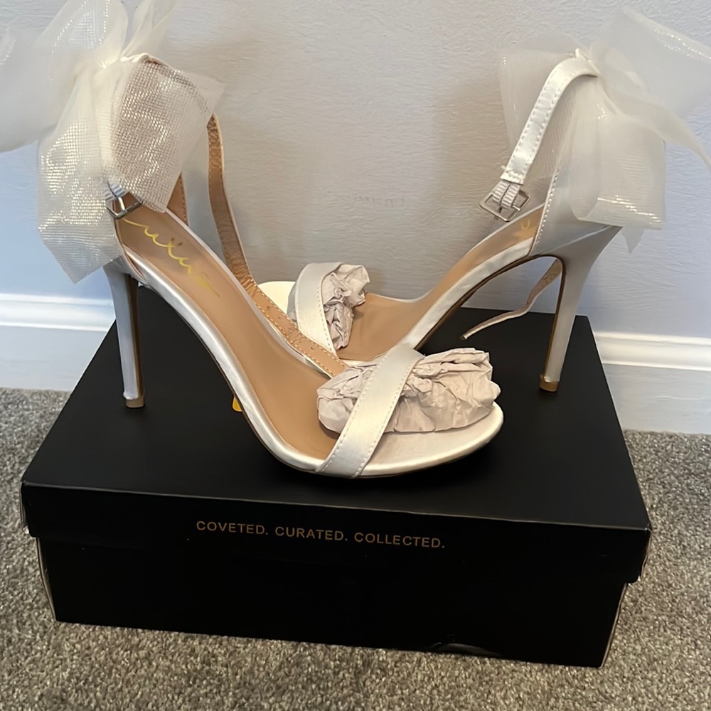 White Bow Heels